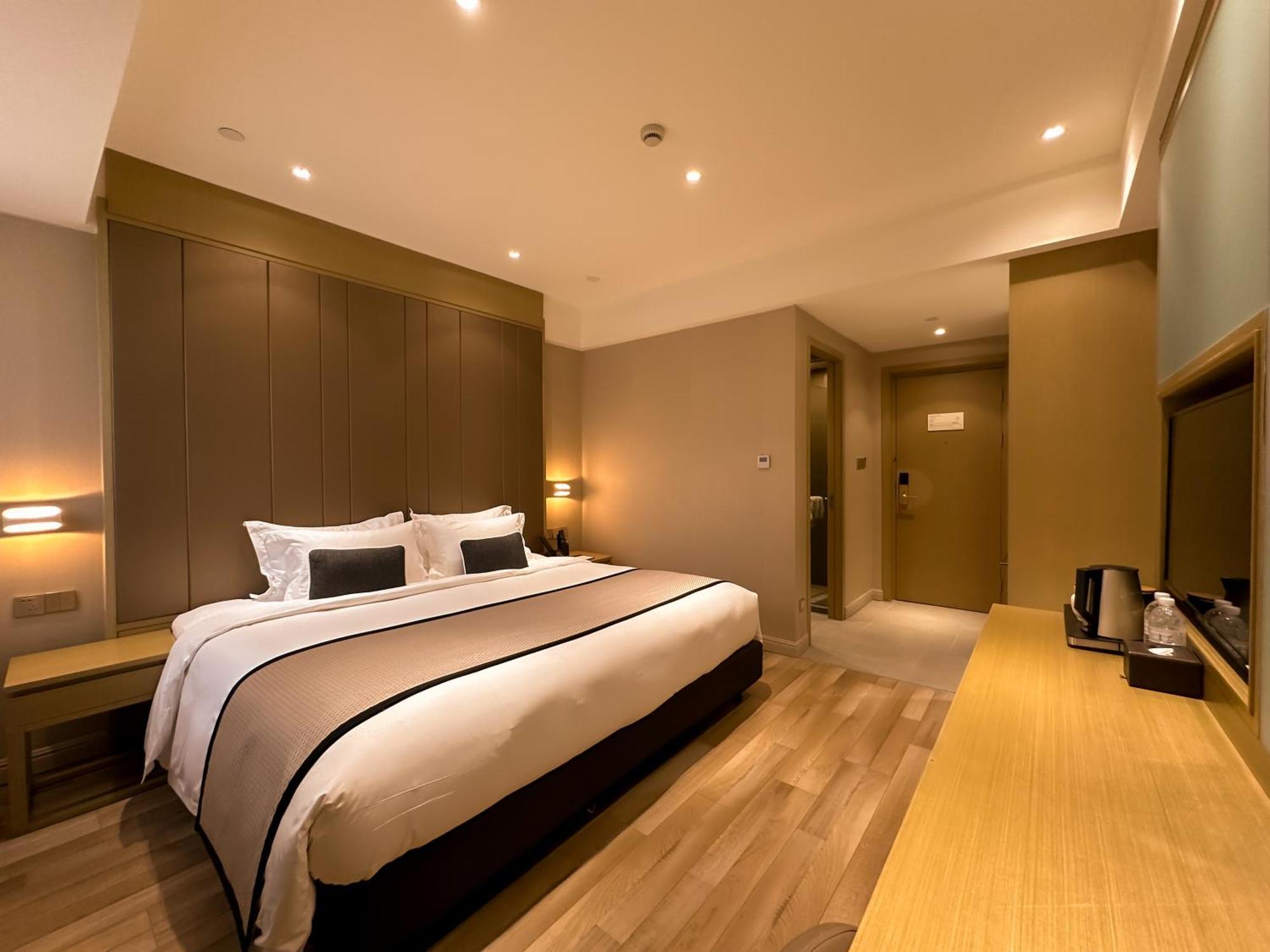 Shanghai-Deco Hotel-Free Shuttle Bus To Pudong Airport And Disneyland Exteriör bild