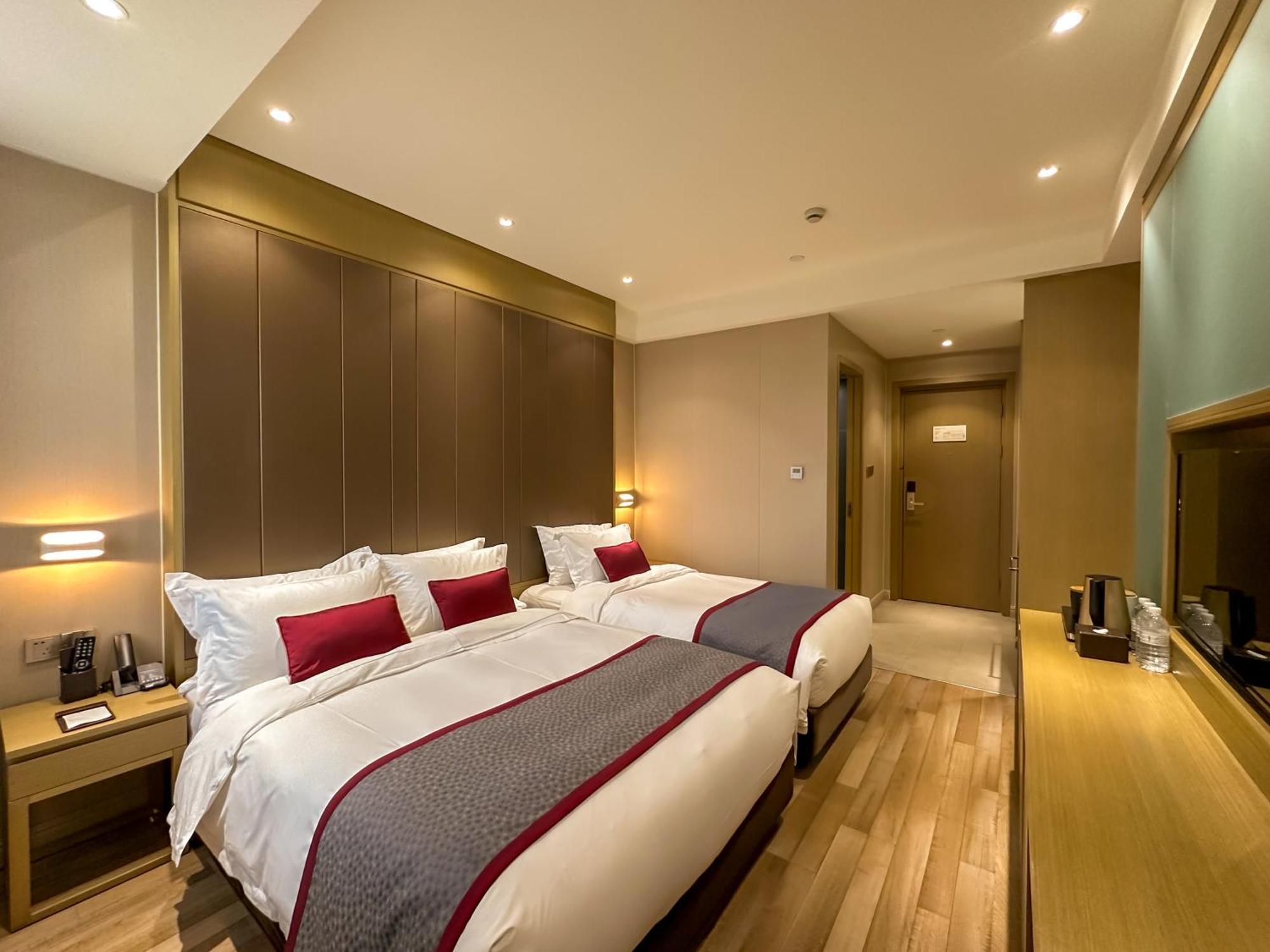Shanghai-Deco Hotel-Free Shuttle Bus To Pudong Airport And Disneyland Exteriör bild