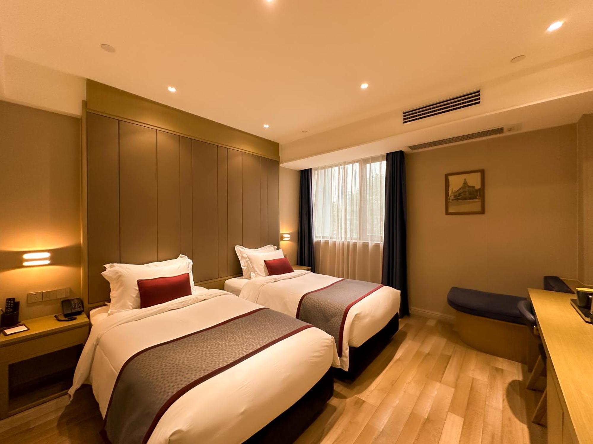 Shanghai-Deco Hotel-Free Shuttle Bus To Pudong Airport And Disneyland Exteriör bild
