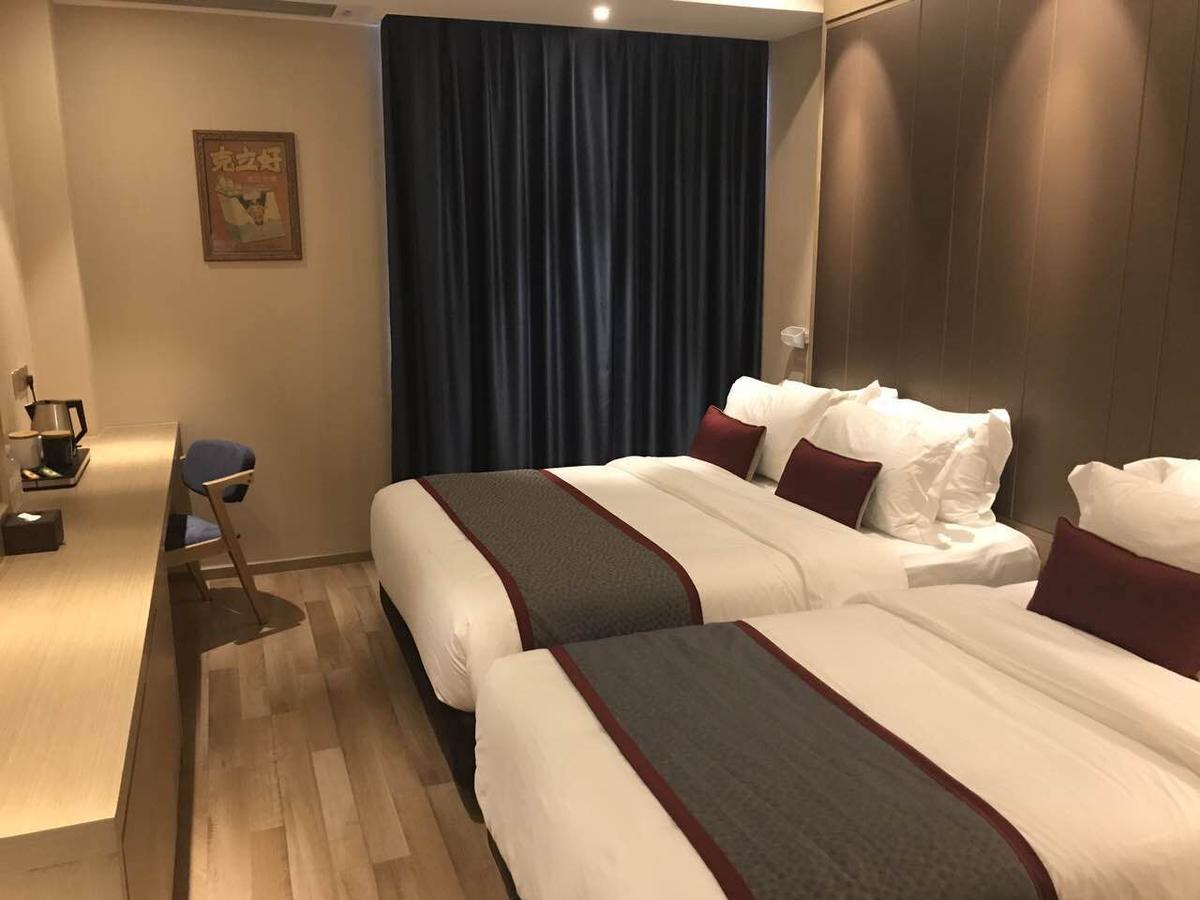 Shanghai-Deco Hotel-Free Shuttle Bus To Pudong Airport And Disneyland Exteriör bild