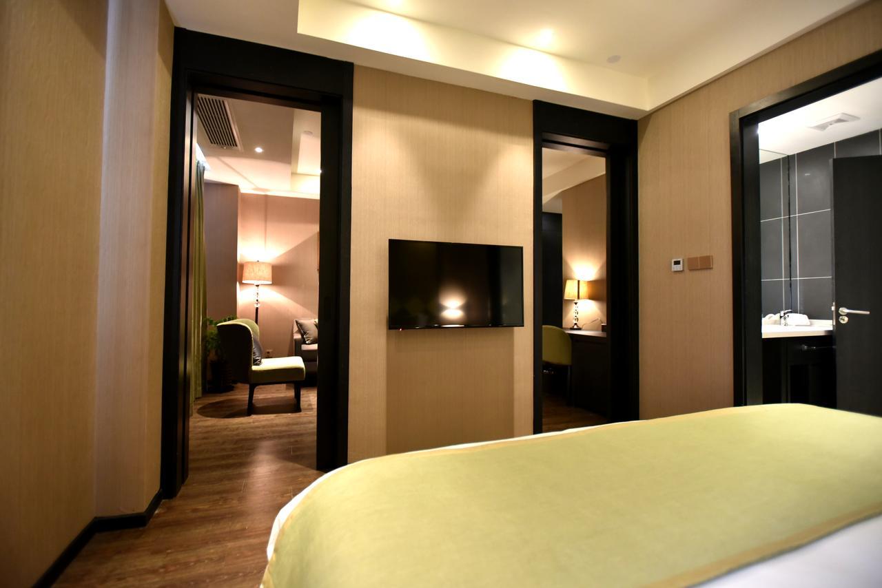 Shanghai-Deco Hotel-Free Shuttle Bus To Pudong Airport And Disneyland Exteriör bild