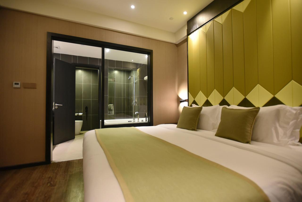 Shanghai-Deco Hotel-Free Shuttle Bus To Pudong Airport And Disneyland Exteriör bild