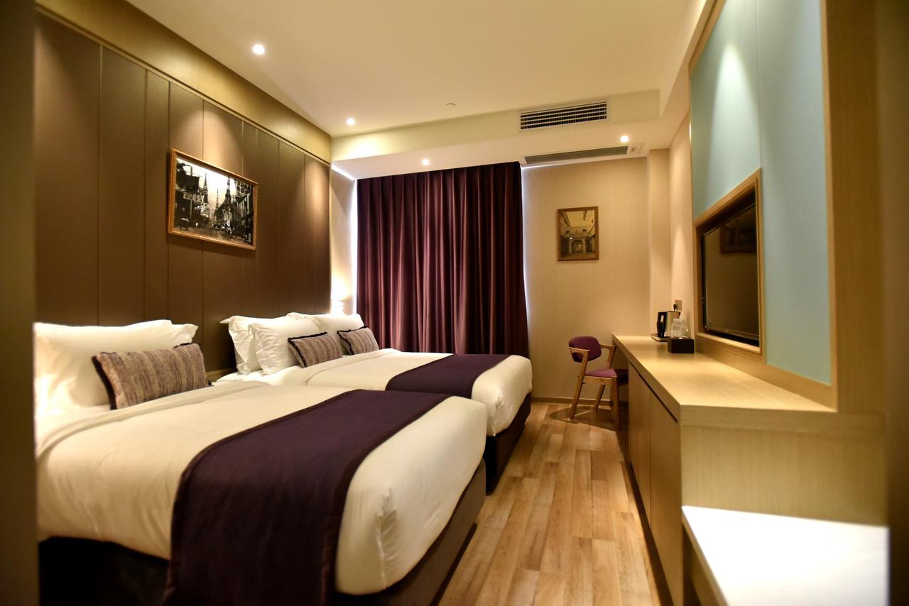 Shanghai-Deco Hotel-Free Shuttle Bus To Pudong Airport And Disneyland Exteriör bild