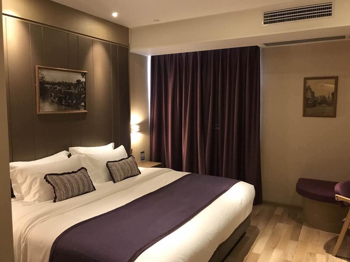 Shanghai-Deco Hotel-Free Shuttle Bus To Pudong Airport And Disneyland Exteriör bild