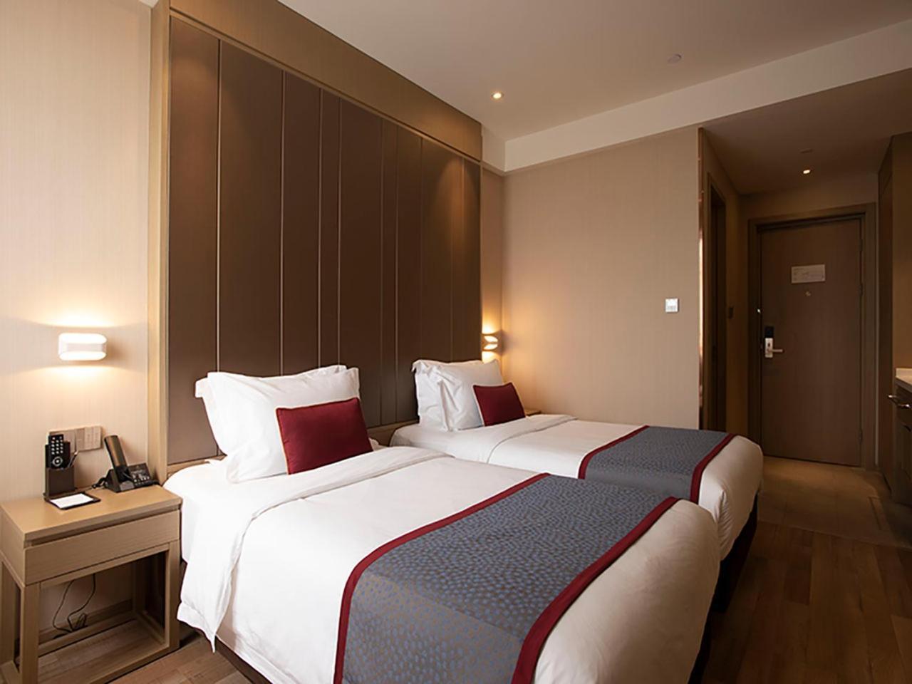 Shanghai-Deco Hotel-Free Shuttle Bus To Pudong Airport And Disneyland Exteriör bild