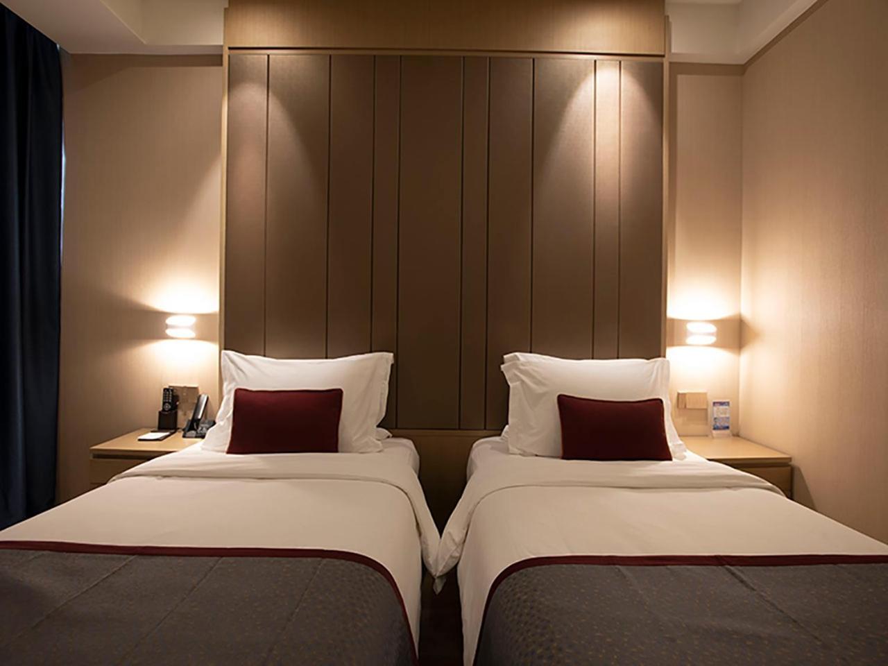 Shanghai-Deco Hotel-Free Shuttle Bus To Pudong Airport And Disneyland Exteriör bild